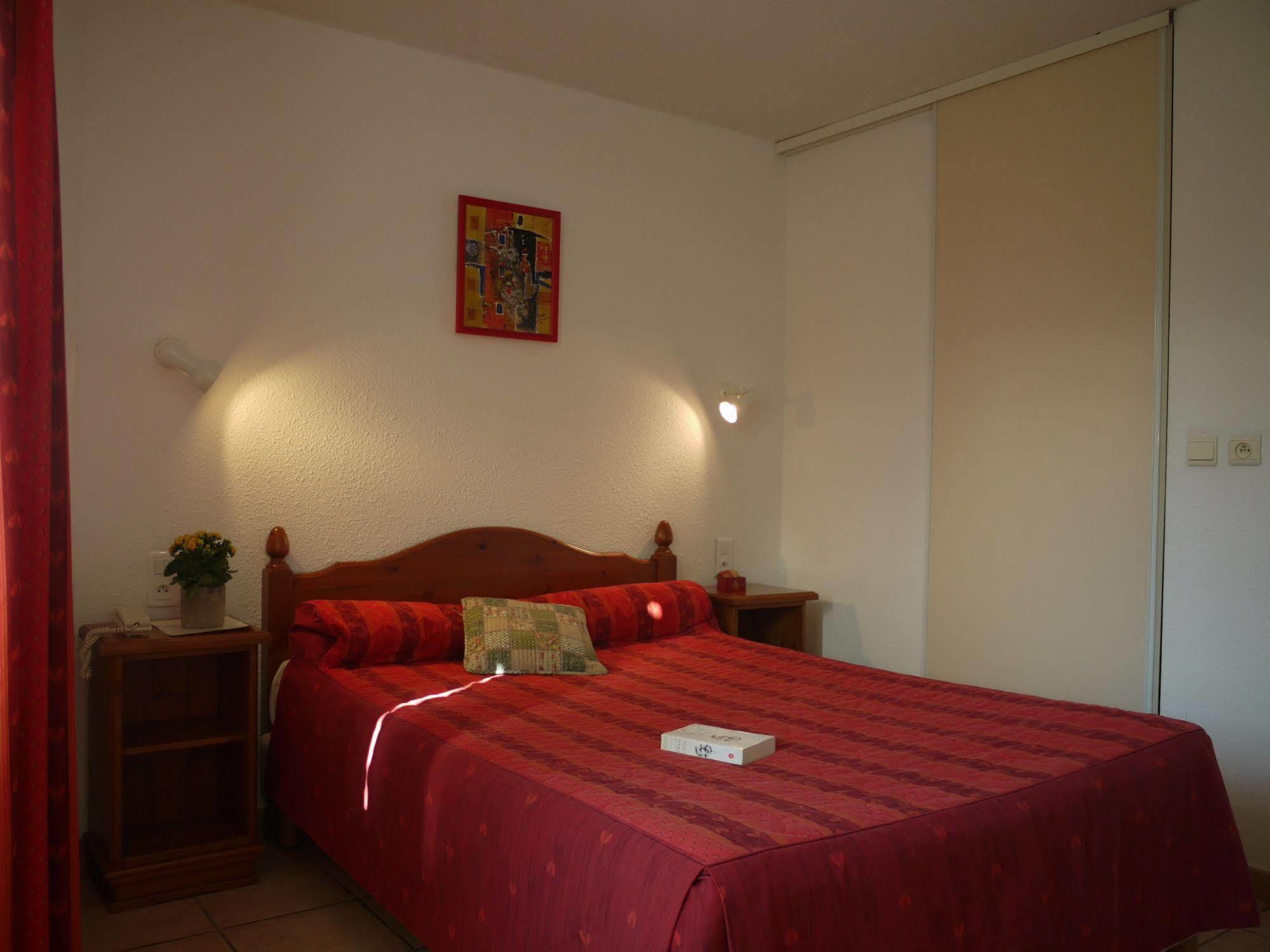 Castel Mireio Bed and Breakfast Cairanne Exteriör bild